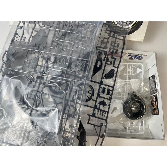 Tamiya 1/12 Yamaha Yzr-M1 04 No.46/No.17 Motorcycle Series Complete NEW - Picture 5 of 7
